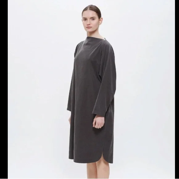 BLACK CRANE • folded neck dress - Picture 9 of 16